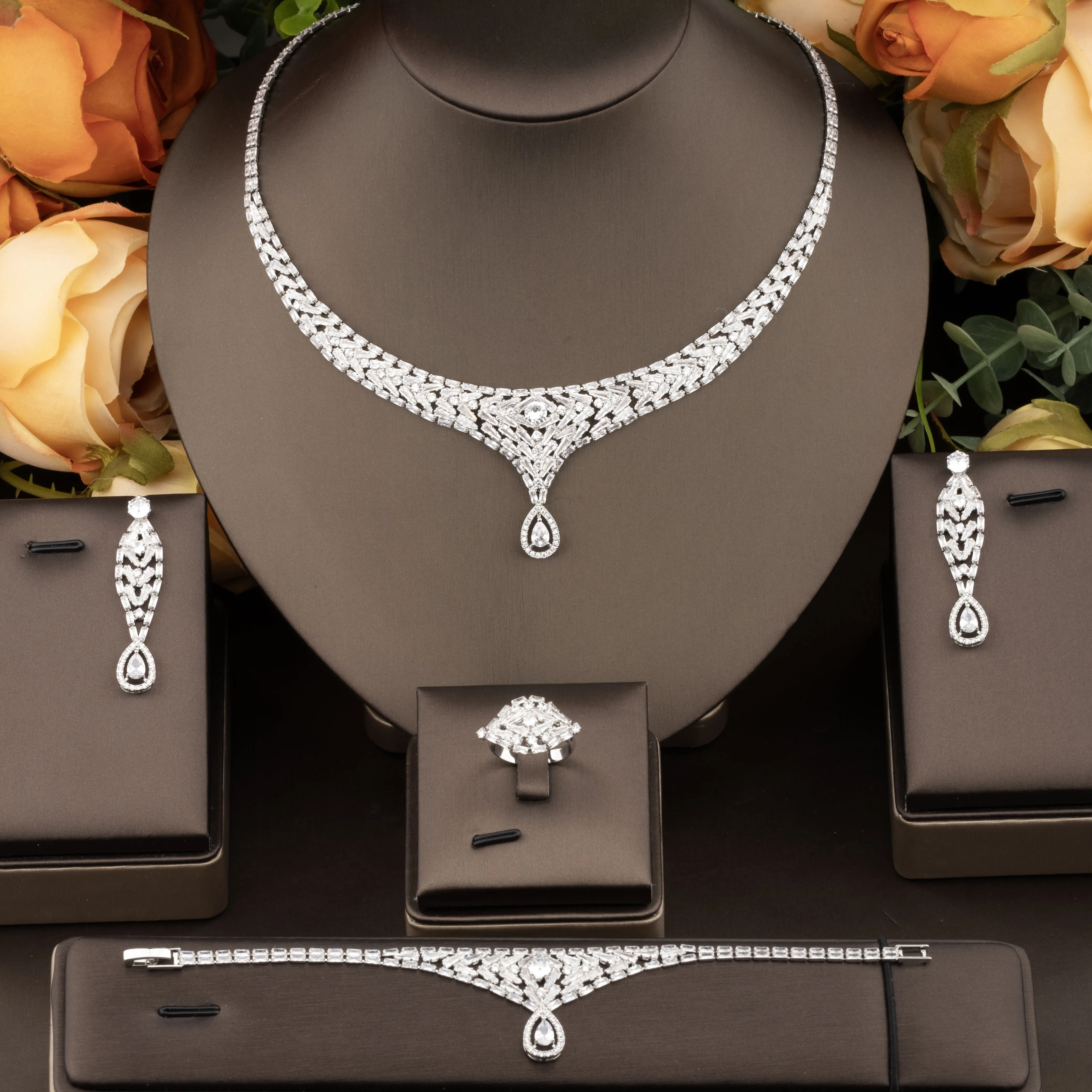 

1 Set of Luxurious and Elegant Cubic Zirconia Eye of Horus Design Jewelry Set Suitable for Women to Wear at Weddings and Parties