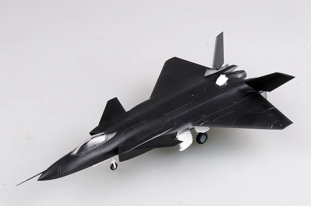 Trompetista 01663 1/72 PLAAF J-20 Mighty Dragon Stealth Fighter Militar Colecionável Modelo de Montagem de Plástico Kit de Construção de Brinquedo