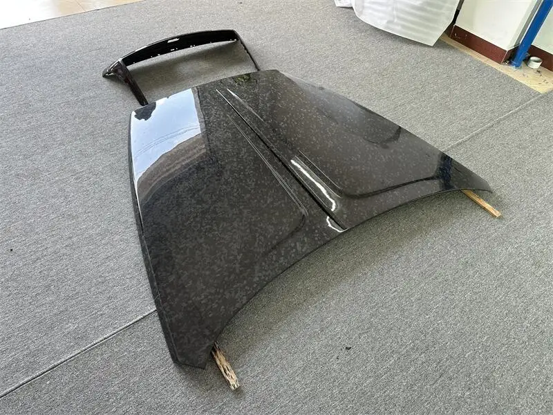 غطاء الملحقات غطاء محرك السيارة الأمامي من ألياف الكربون المزورة لـ Rolls Royce Cullinan ترقية أغطية المحرك Man-sory