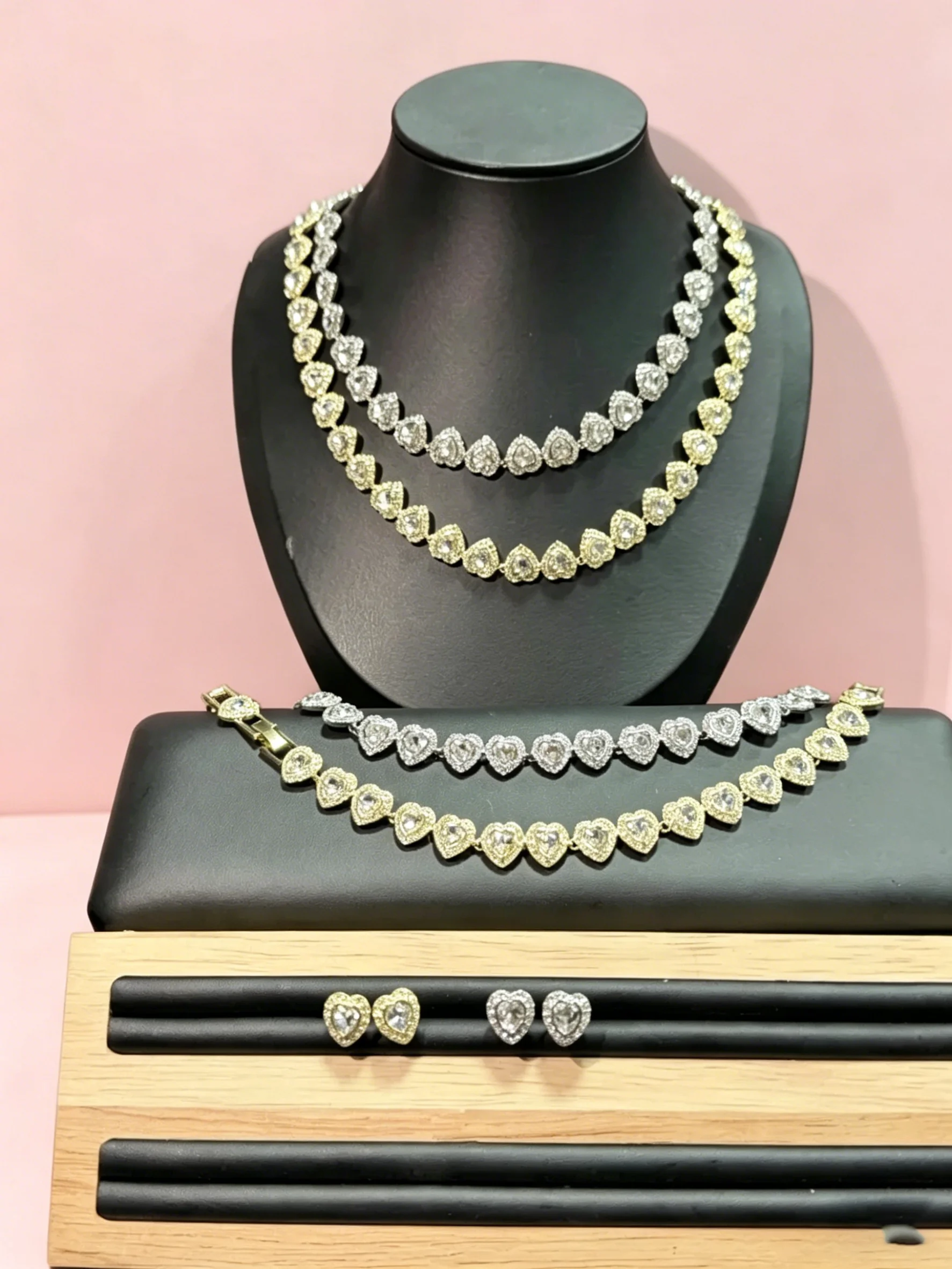 

2026 Hot Selling Luxury Heart-shaped Three Piece Set, High-end Exquisite Necklace Earrings Bracelet, Party's Preferred Jewelry