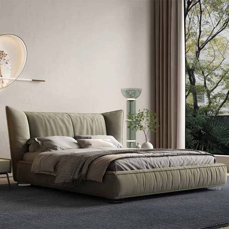 سرير من القماش حديث وبسيط ومزدوج الرياح وأرضية غرفة النوم الرئيسية غير اللامعة من وابي الرياح الرملي