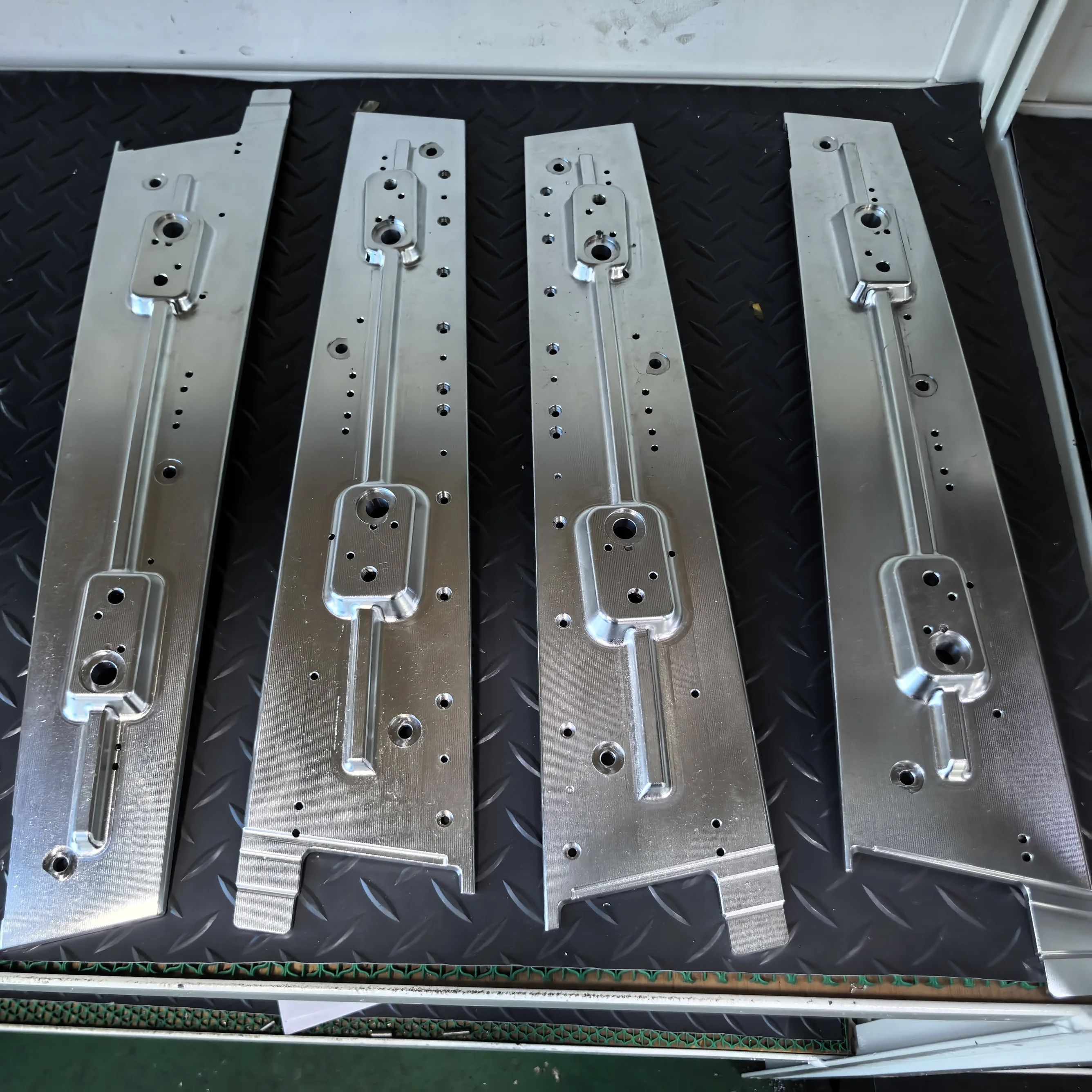 

Resin Metal Parts High Quality CNC Precision Machining Services for Aluminum Modules Customized CNC Machining Car Accessories