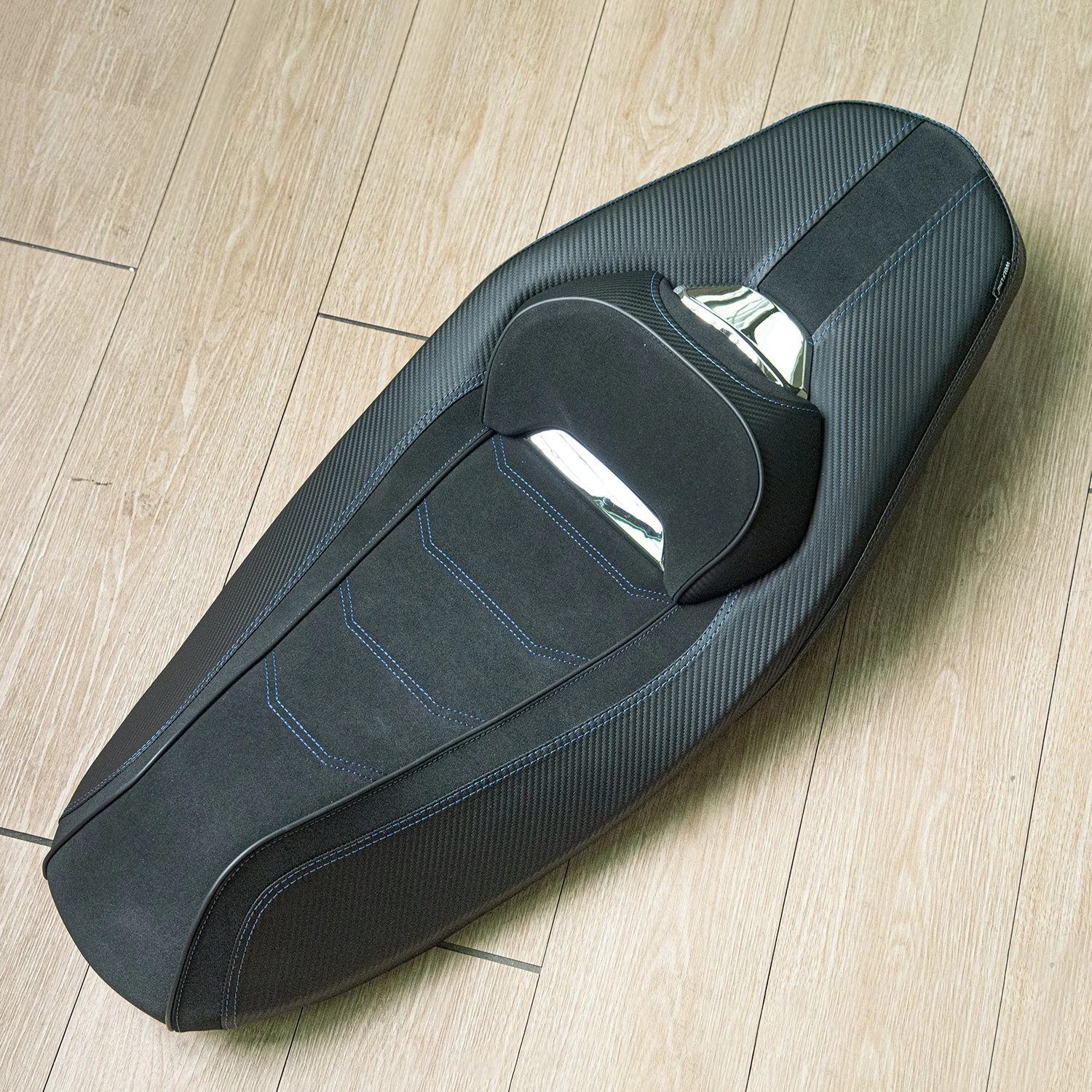 WOLFLINE: cuscino per sella integrato in un unico pezzo per Yamaha NMAX 125 155 2021-2024, sella confortevole per il conducente e il passeggero, ottima soluzione per migliorare il comfort, ideale per