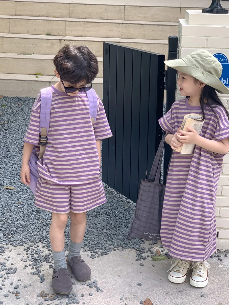 笑顔の夏の子供服セットストライプTシャツとショーツ男の子のカジュアルスーツ女の子のロングドレスブラザーと姉妹の服