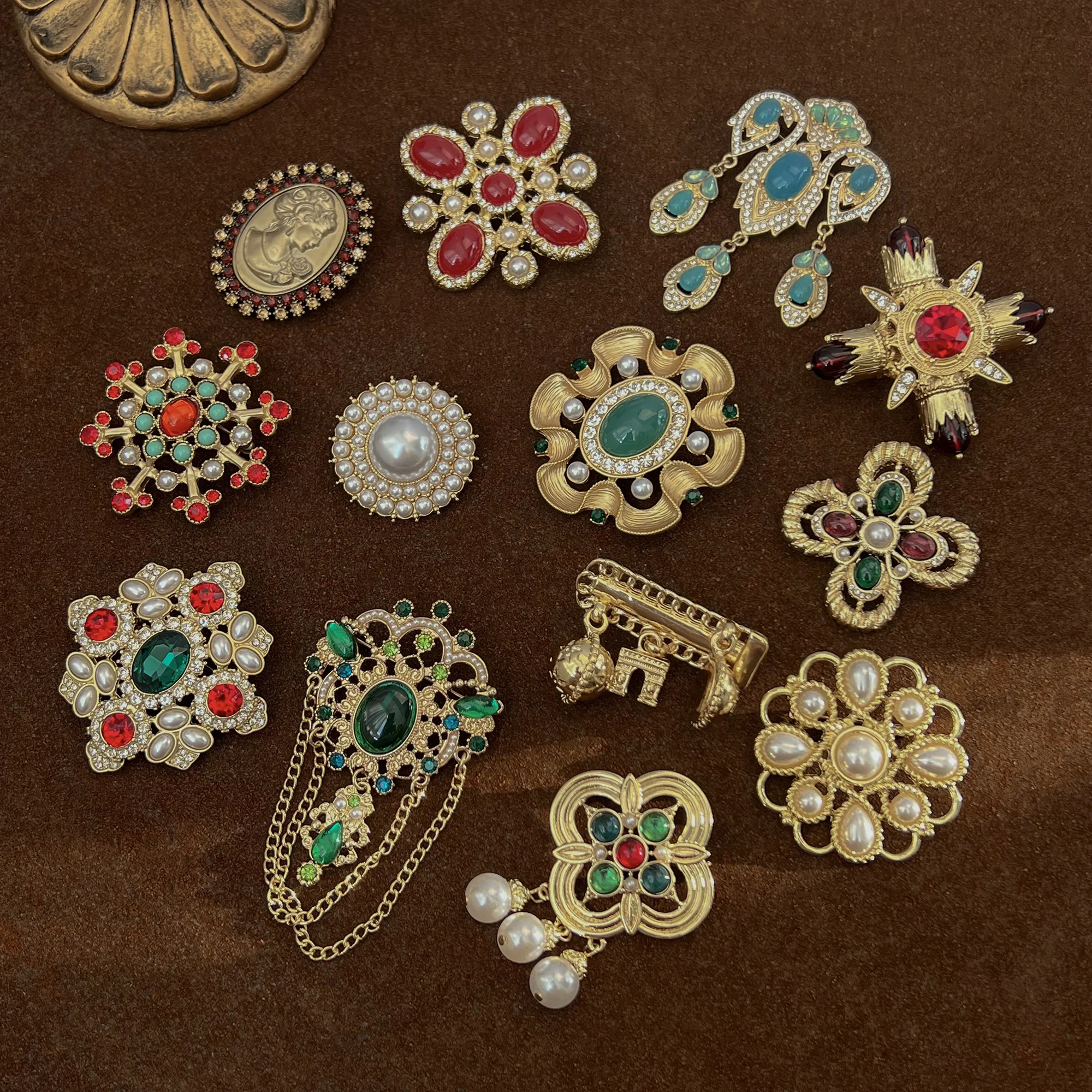 Women Girls Baroque Vintage Cross Brooches Pins Retro Rhinestone Pearl Classic Badges Buckle Party Banquet Dress Suit Jewelry