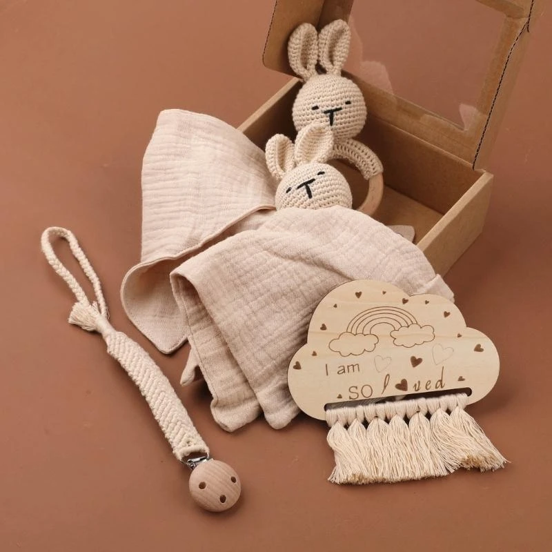 

M76C Soft and Safe Infants Mood Soothing Towel and Teething Bib Set with Pacifier Chain Comforting Towel for Newborns Baby