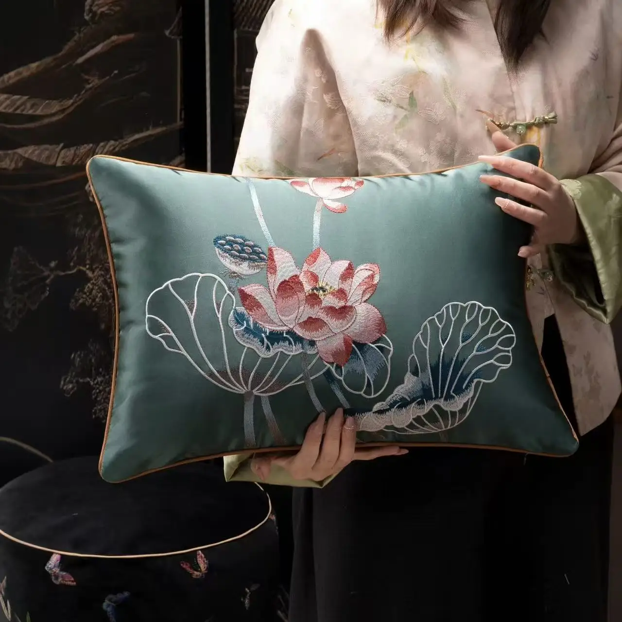 

Luxury Chinese Style Lotus Embroidery Pillow Cover Lumbar Armchair Sofa Woven Cushion Cover 35x50cm 1 Piece Pack