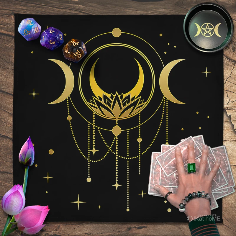 Crescent Moon Planet Tarot Tablecloth Velvet Altar Cloth Pagan Board Games Divination Witchcraft Astrology Oracle Card Pad 69cm