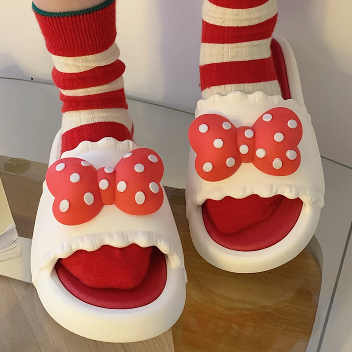 Moda morbida bambini Casual carino papillon modello Design confortevole violenza EVA pantofole da casa