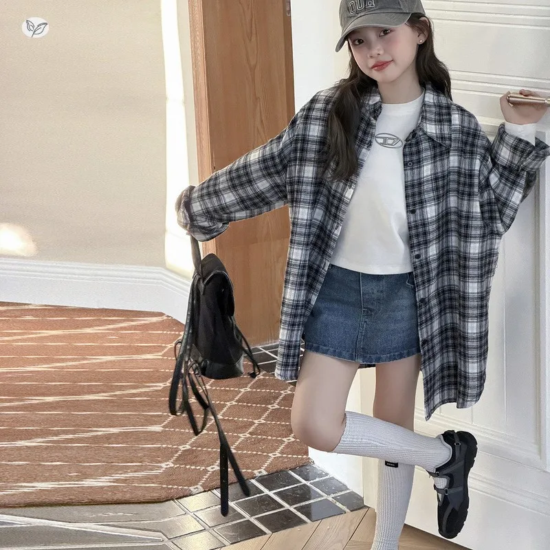 

Girls Spring and Autumn Plaid Shirt black and white Loose Outwear Middle Length Shirt Long Sleeved Gilrs Clothing