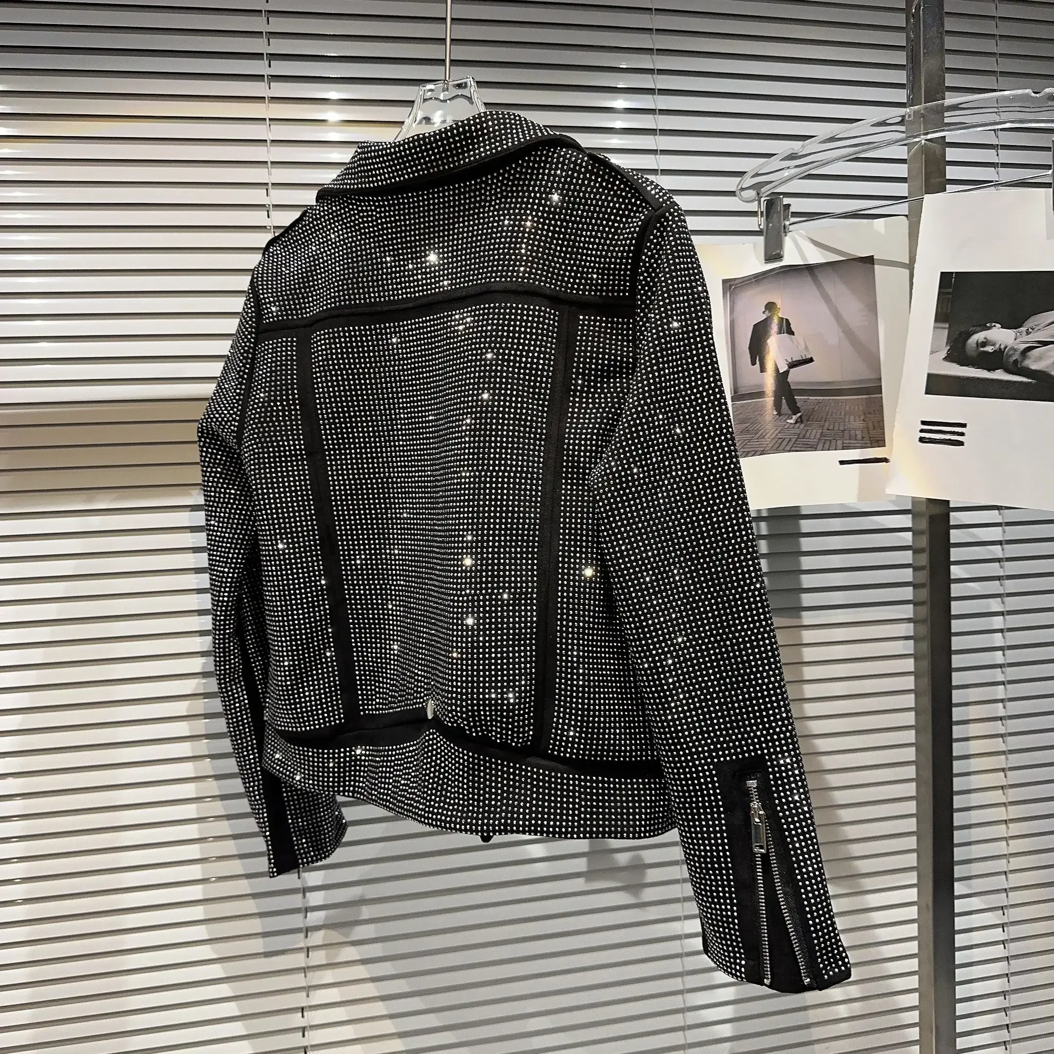 Bomberová bunda s korálky a lokomotivou s hvězdnými diamanty, odklápěcí límec, šikmý zip, krystaly, flitry, kabátek, kardigan s kamínky - náhled 6