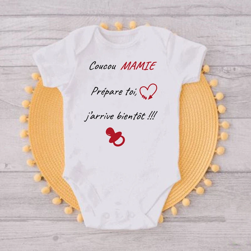 Hallo oma/opa bereid je voor op een pasgeboren bodysuit, ik kom binnenkort babykleding zwangerschapsaankondiging baby romper outfit