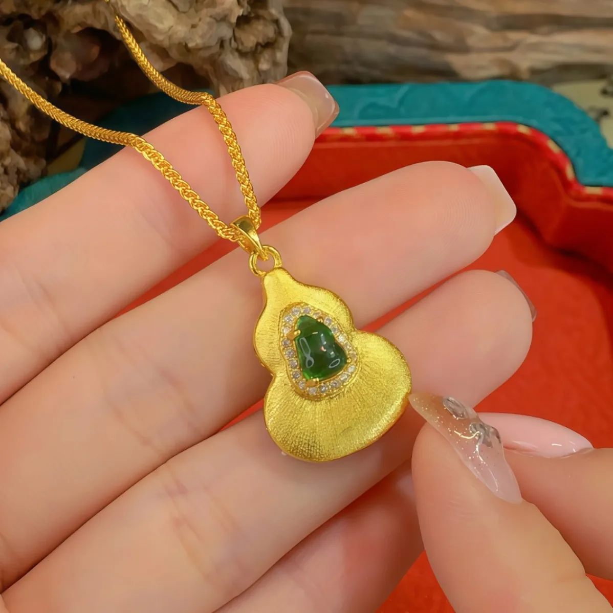

Luxury 24K 9999 Pure Gold real gold Brushed gourd pendant green chalcedony pendant women's necklace