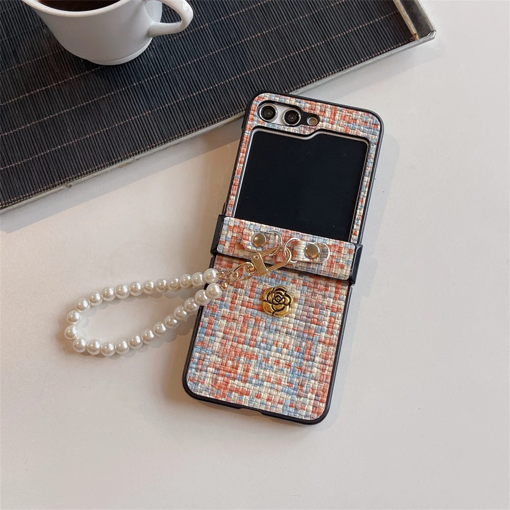 Fashion Woven Pattern Lovely Camellia Phone Case For Samsung Galaxy Z Flip 6 5 4 Z Flip5 Flip6 Flip4 5G Hinge Cover with Chain