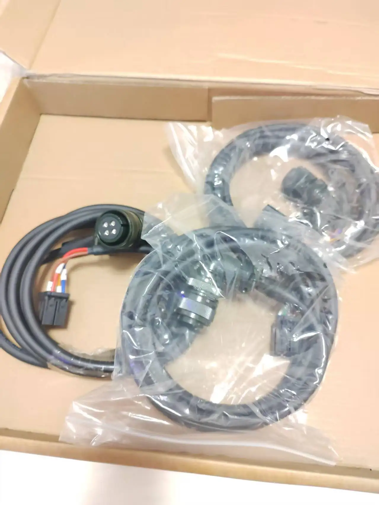 FOR Mitsubishi M70 Servo Motor Power Cable PWCE18-10S-5M 22-22S 4-Pin Plug Power Cable  3M