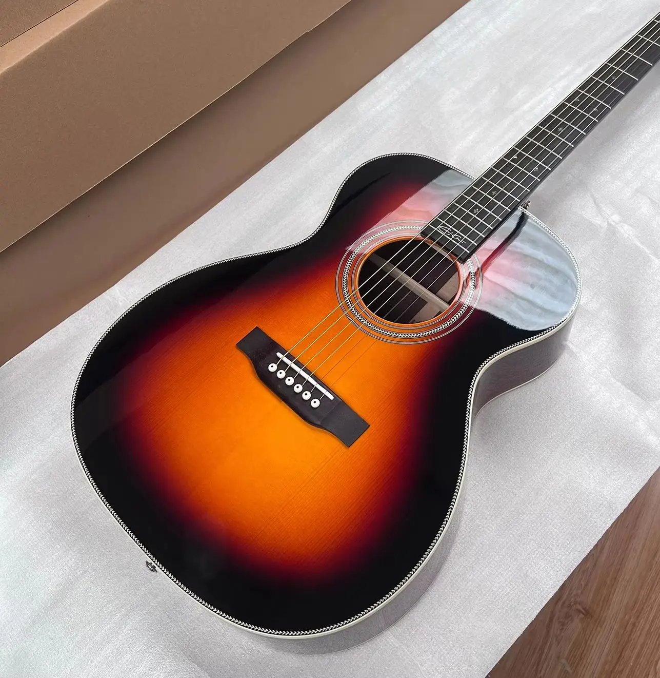 New Solid Spruce Top, Handmade 000 28 style EC Signature Auditorium Acoustic Guitar Sunburst Color,  Back And Side Are Laminate