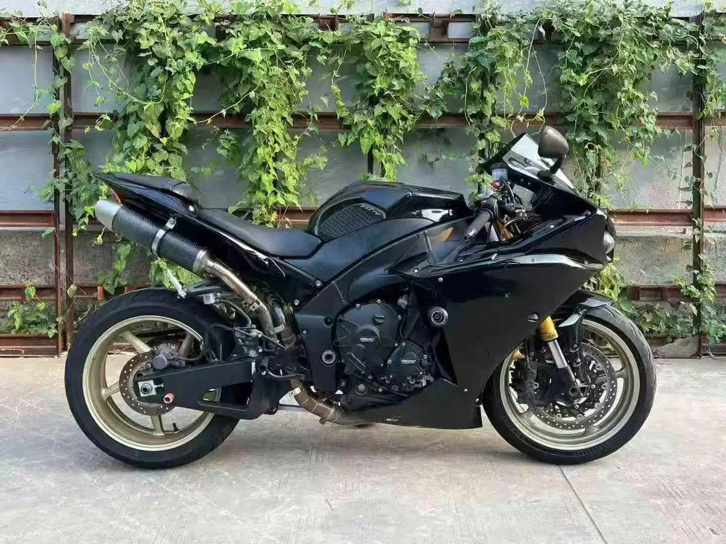Ya Maha YZF-R1 Inline Four-Cylinder Sportbikes Exhaust Standard Giraffes Dampened Motorcycle Accessories