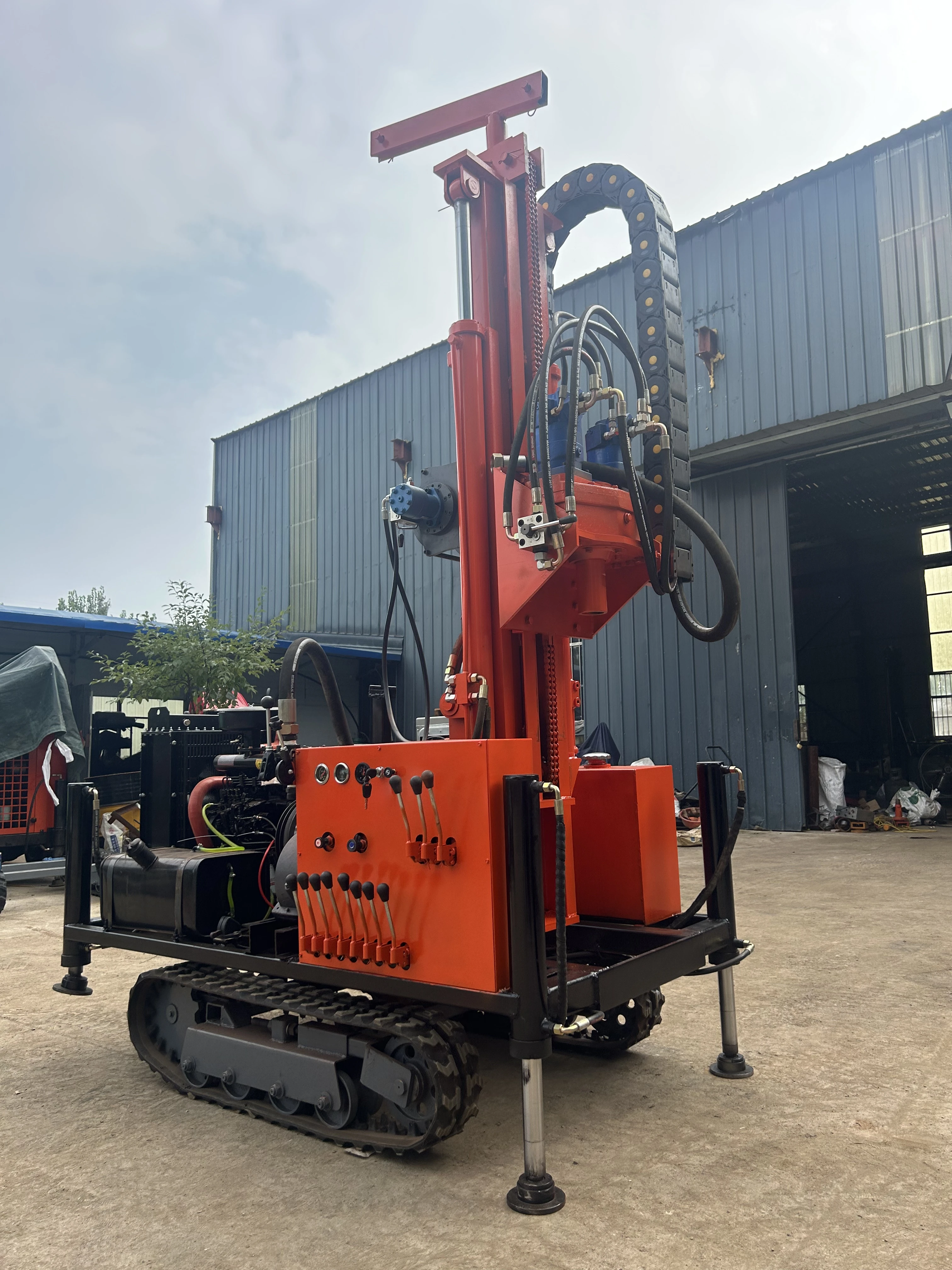 Diesel idraulico per attrezzature per perforazione di pozzi profondi da 180 m 200 m costruite su misura