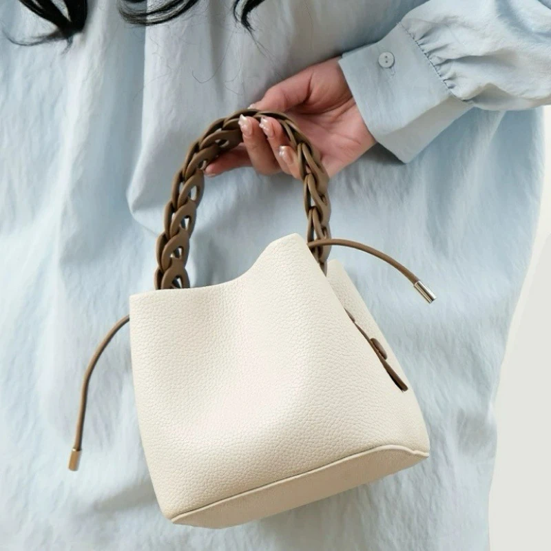 حقيبة دلو صغيرة محمولة متعددة الاستخدامات حقائب كتف كروس ذات سعة كبيرة من جلد البولي يوريثان الناعم حقيبة يد أنيقة وبسيطة #4