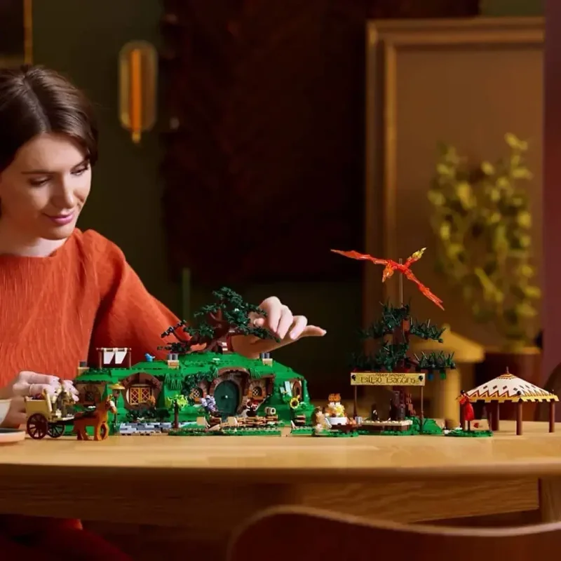 2017 قطعة لعبة ساخنة الأرض الوسطى سيد الخواتم The Shire 10354 الهوبيت كهف بنة نموذج للطفل هدايا عيد الميلاد عيد الميلاد