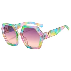 Fashion Shades Sunglasses for Women Men V-shaped Leg Design Oversize Full Frame Luxury Brand Female Ladies Eyewear UV400 Glasses