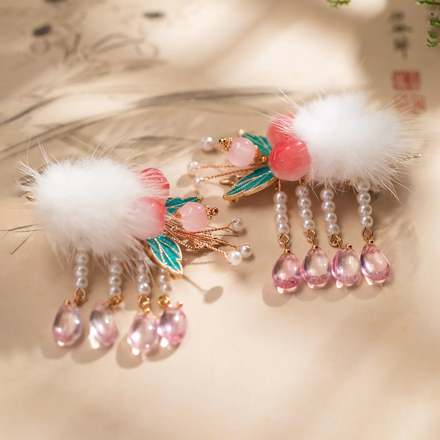 Hanfu Hair Clips 2pcs Vintage Chinese Fluffy White Fur Pom Pom Peach Pearl Tassel Teardrop Charm Hair Accessories For Girls Kids