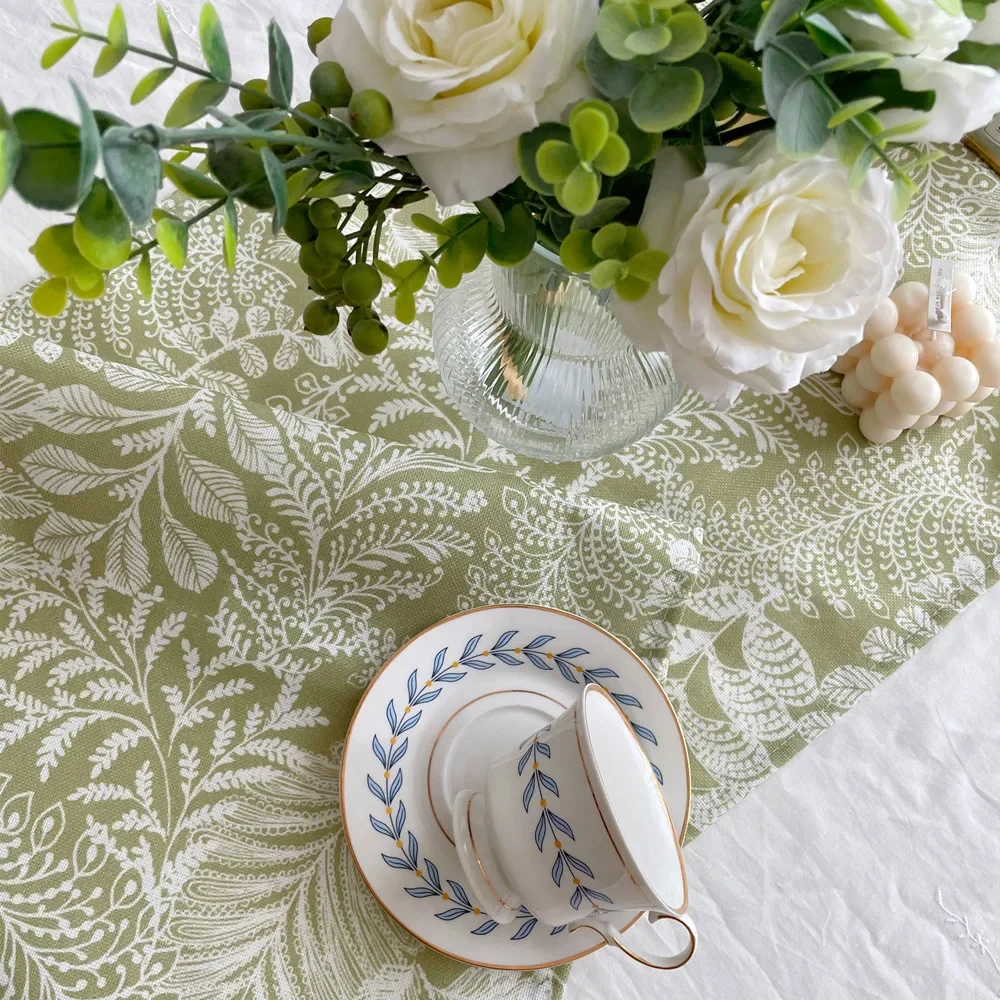 Spring Pastoral Style Table Runner with Waterproof Green Plant and Flower Print for Home Decoration Coffee Table Decor Mariage