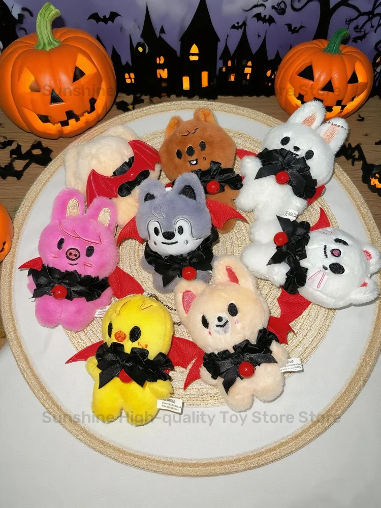 할로윈 시리즈 StrayKids 벨 망토 플러시 장난감 인형 SKZOO 플러시 키 체인 배낭 펜던트 축제 필수품