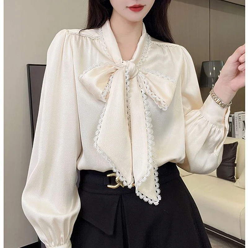 Blus Kemeja Pesta Kasual Bisnis Longgar Solid Lengan Panjang Leher V Mode Tambal Sulam Renda Busur Manis Elegan Vintage Wanita