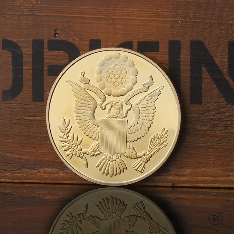 Souvenir Pyramid Coin European and American Faith God's Eye Free Freemason Commemorative Coin view 4