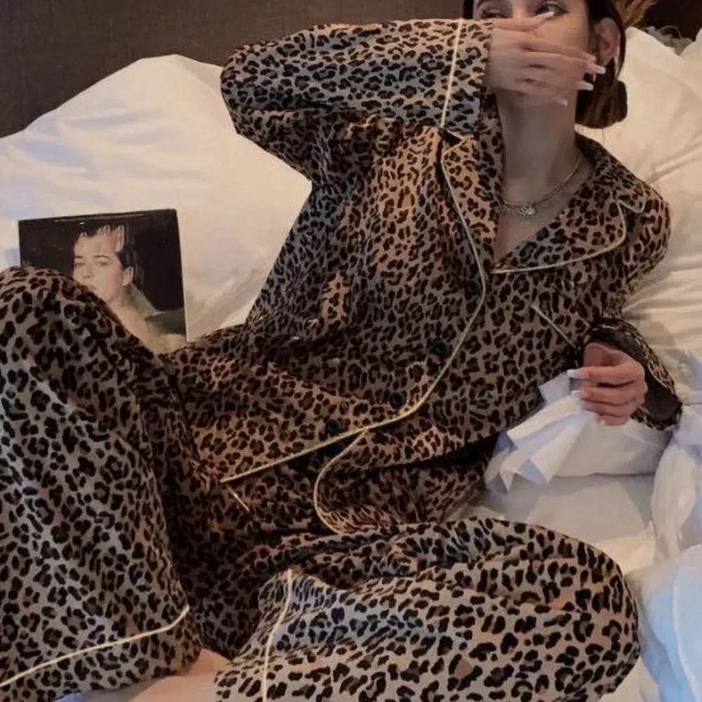 

Шикарный леопардовый пижамный комплект свободного покроя, карманная ночная рубашка, кардиган, комплект из двух предметов, роскошная ночная рубашка с длинными рукавами для девочек