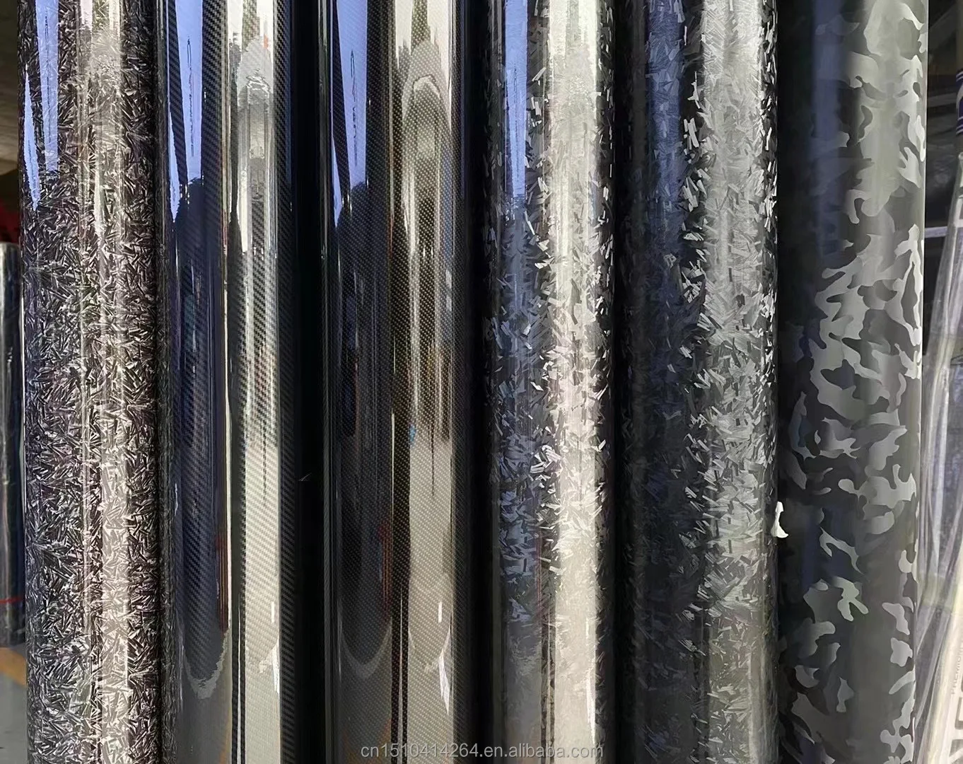 Glanzende 7D koolstofvezelfilm PET-ontgrendelingslijn Zwart goud koolstofvezel vinyl voor voertuigdecoratie Vinylfolie Koolstofvezel