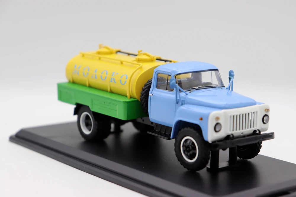 SSM 1/43 Scale 1:43 ACPT-3,3 GAZ-53 Milk TRUCK USSR Cars SSM1332 Diecast Models for collection