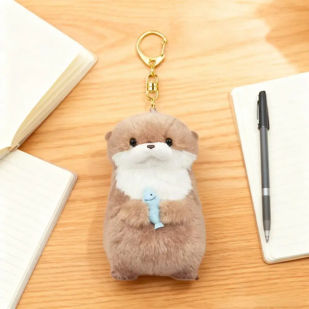 Chaveiro de brinquedo de pelúcia de lontra bonito com peixe-animal kawaii plushie animal de pelúcia abraçando um peixe, presente adorável crianças meninas amigos,