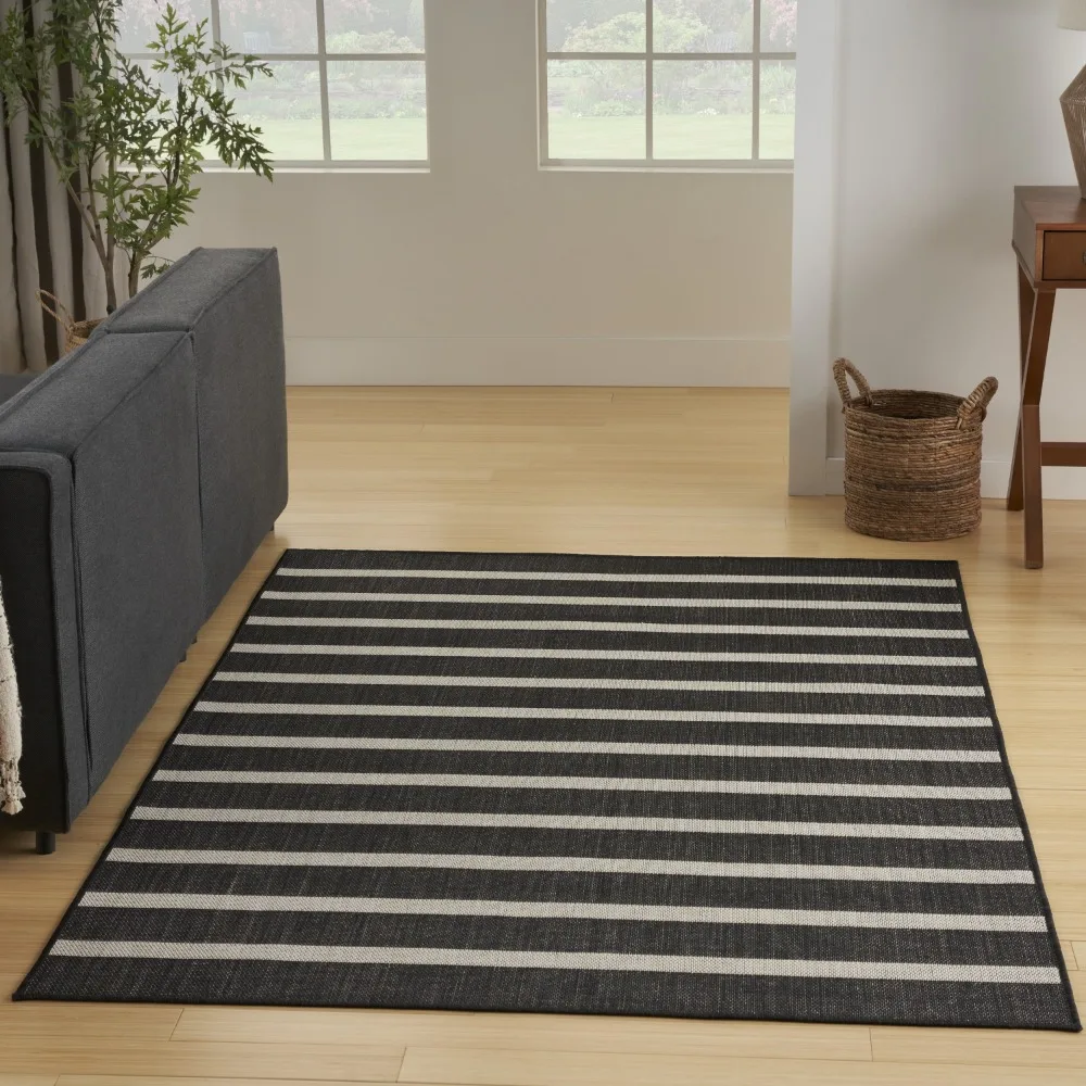 

Nourison Positano Indoor/Outdoor Black Ivory 5' x 7' Area Rug (5x7)