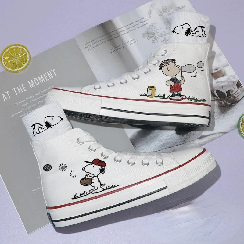 Kawaii Snoopy brezentowe buty studenckie kreskówki ręcznie malowane graffiti płaskie buty śliczne na co dzień modne trampki prezent dla pary
