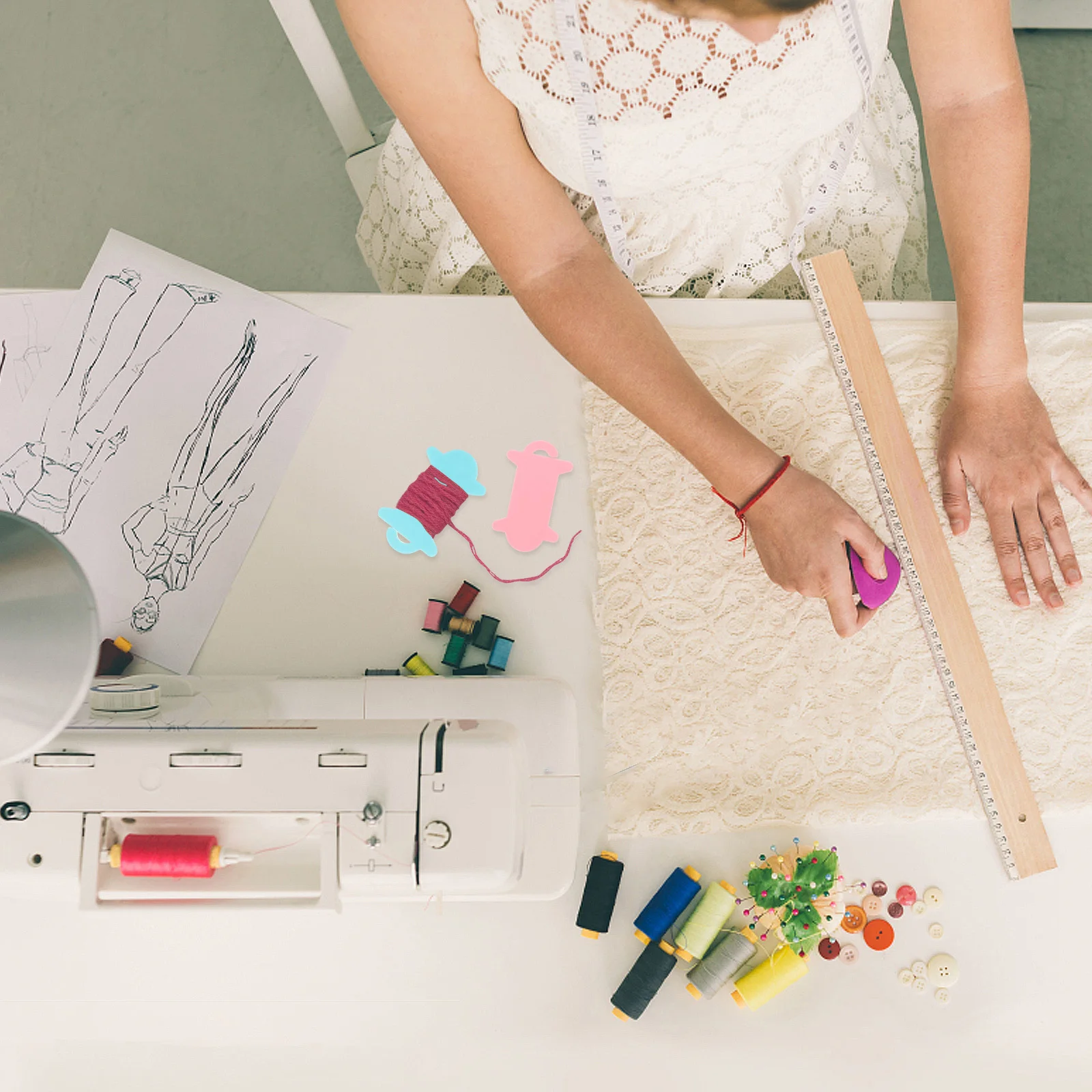 

50pcs Knitting Yarn Holder Plastic Thread Winding Plate For Diy Crocheting Organizing Sewing Tool Yarn Bobbins Spool Hand