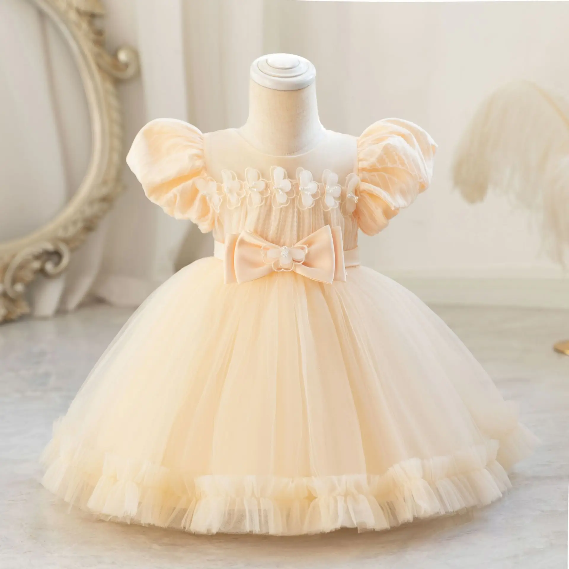 

New Girl's First Year Dress Children's Mesh Bow Princess Dress Wedding Evening Dress Bubble Sleeve Fluffy Dress
