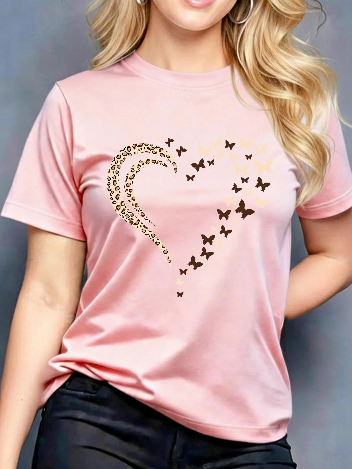 Women's Casual T-shirt with Leopard Print and Butterfly Print, Summer Round Neck Short Sleeved Loose Fit for Women's Daily Wear
