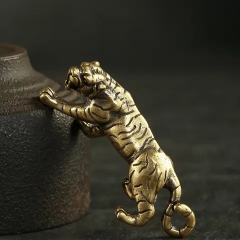 구리 호랑이 작은 장식품 레트로 황동 중국 십이지 동물 호랑이 조각상 피규어 키체인 펜던트, 앤티크 홈 장식, 1 개