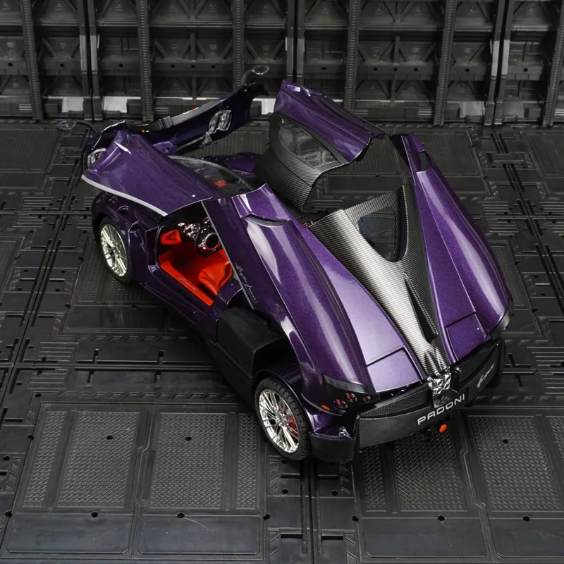 1:18 نموذج سيارة كبير من سبيكة باجاني سيارة رياضية فائقة باب لعبة قابل للسحب للخلف يمكن فتح ألعاب للأولاد. تفاصيل غنية