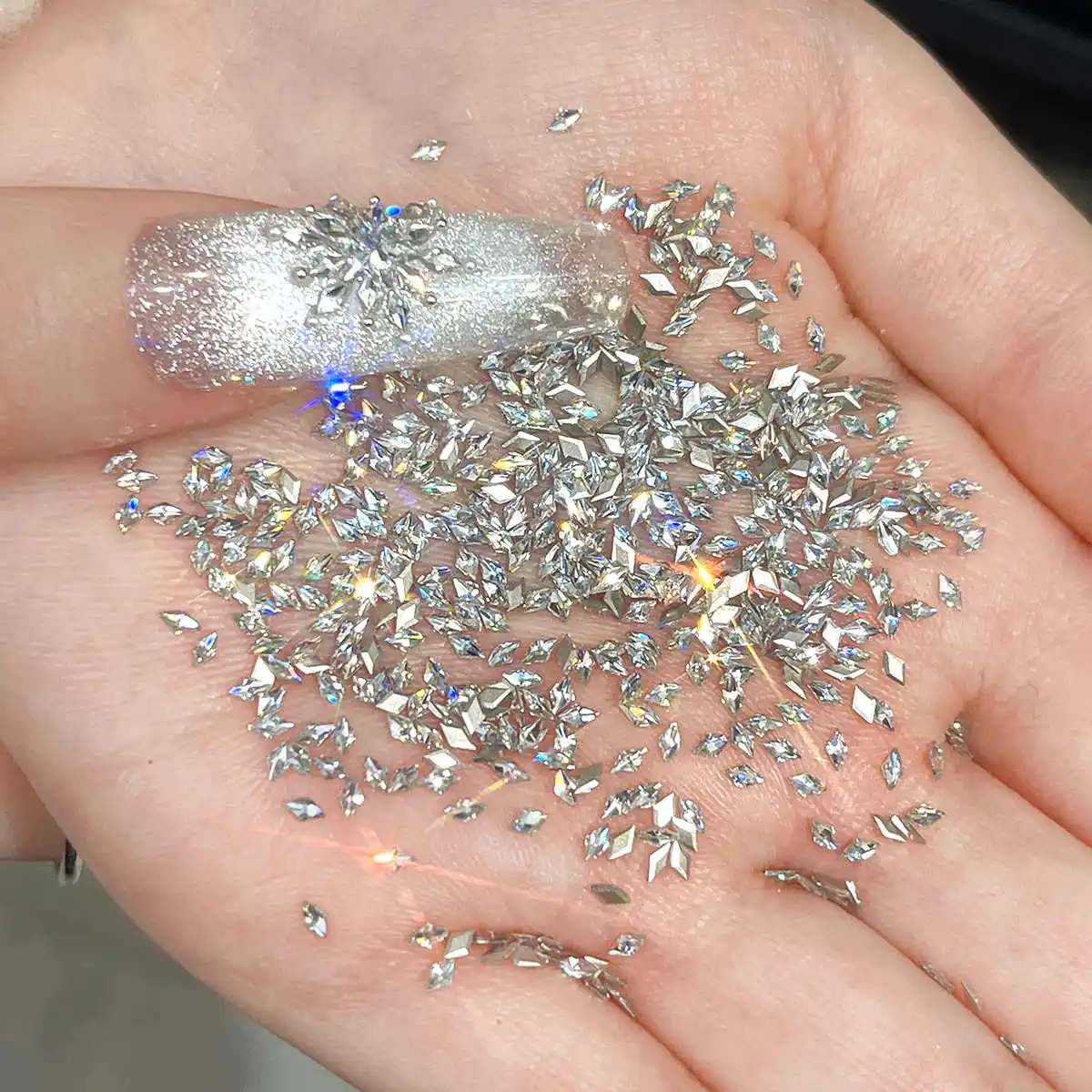 50/100pcs Clear White 3D Mini Zircon Rhinestones 2/3/4mm Rhombic/Oval Shaped Crystal Jewels DIY Manicure Accessories Nail Supply