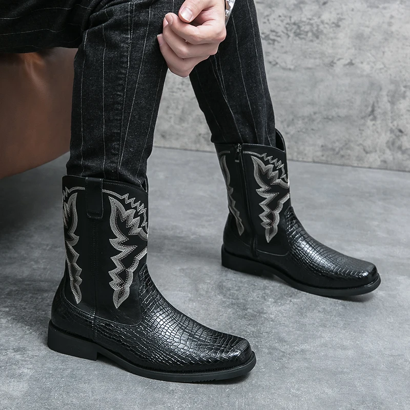 Botas vaqueras bordadas de estilo occidental para hombre, zapatos de motocicleta puntiagudos con cremallera lateral alta, marca de moda, otoño