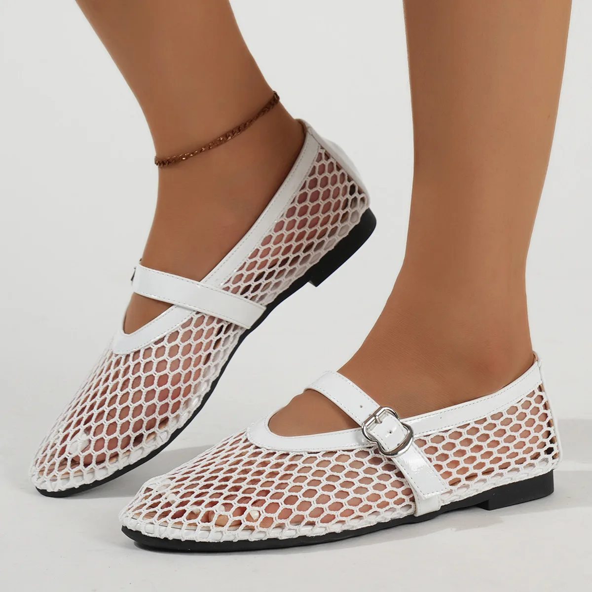 

New Summer Women Sandals Leisure Fashion White Solid Color Breathable Air Mesh Flat Pointed Toe Shoes Designer Luxury Brand Cool