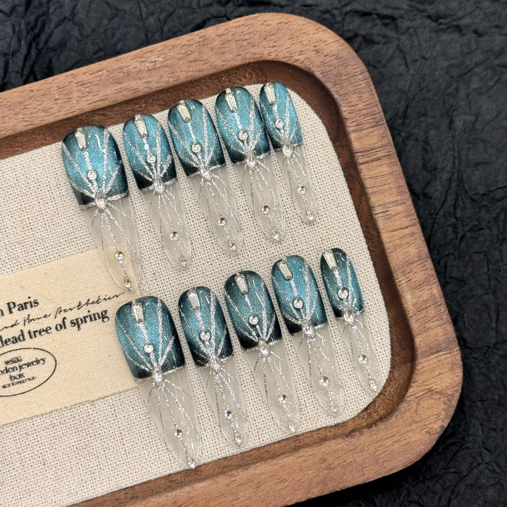 10 Stück Melbourne Blue Cat's Eye Press On Nails Dunkelschwarzer Stil Transparente französische Tipps Handgefertigte künstliche Nägel Spicy Girl Falscher Nagel
