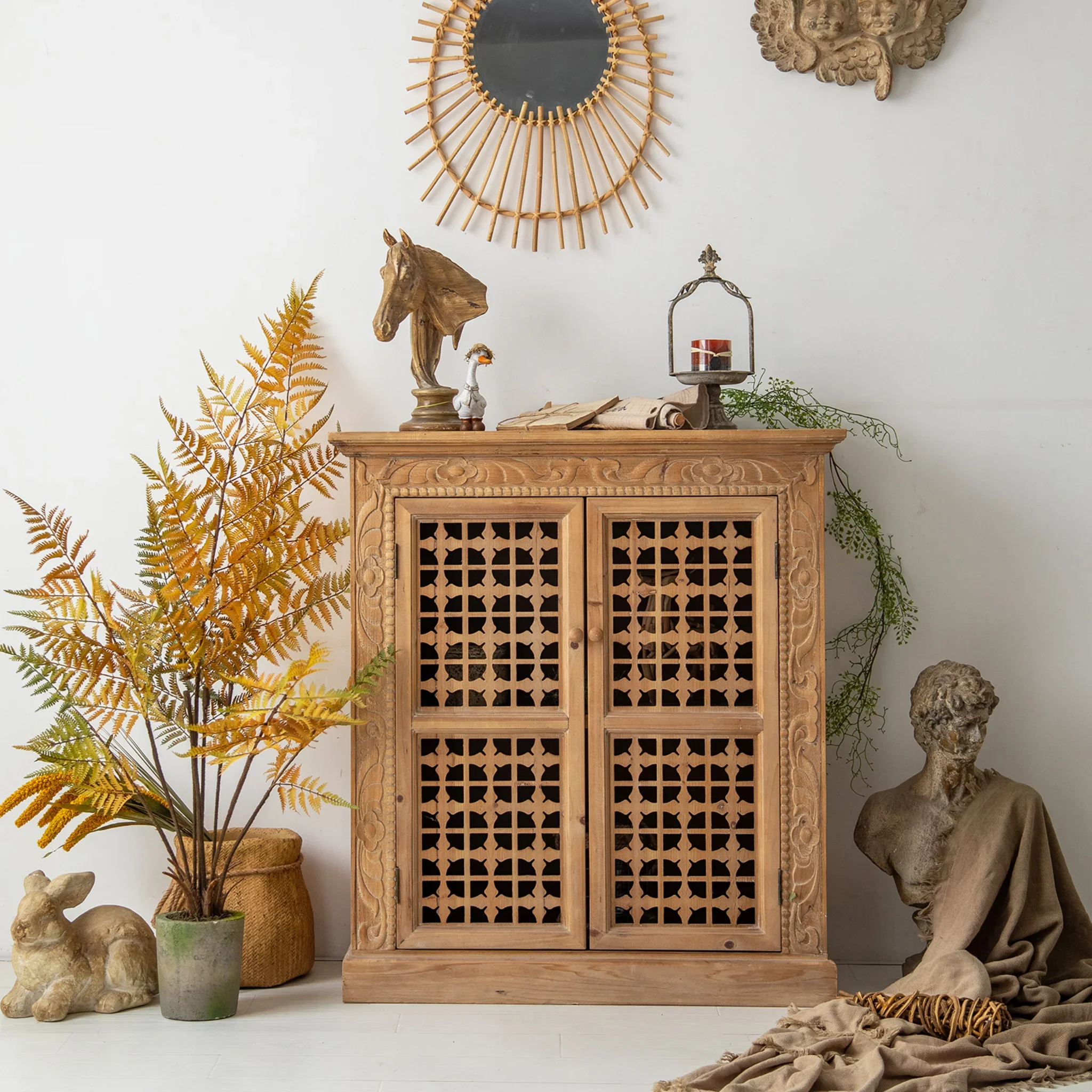 

American retro carved solid wood small dining side B & B living room side wine cabinet wall decoration