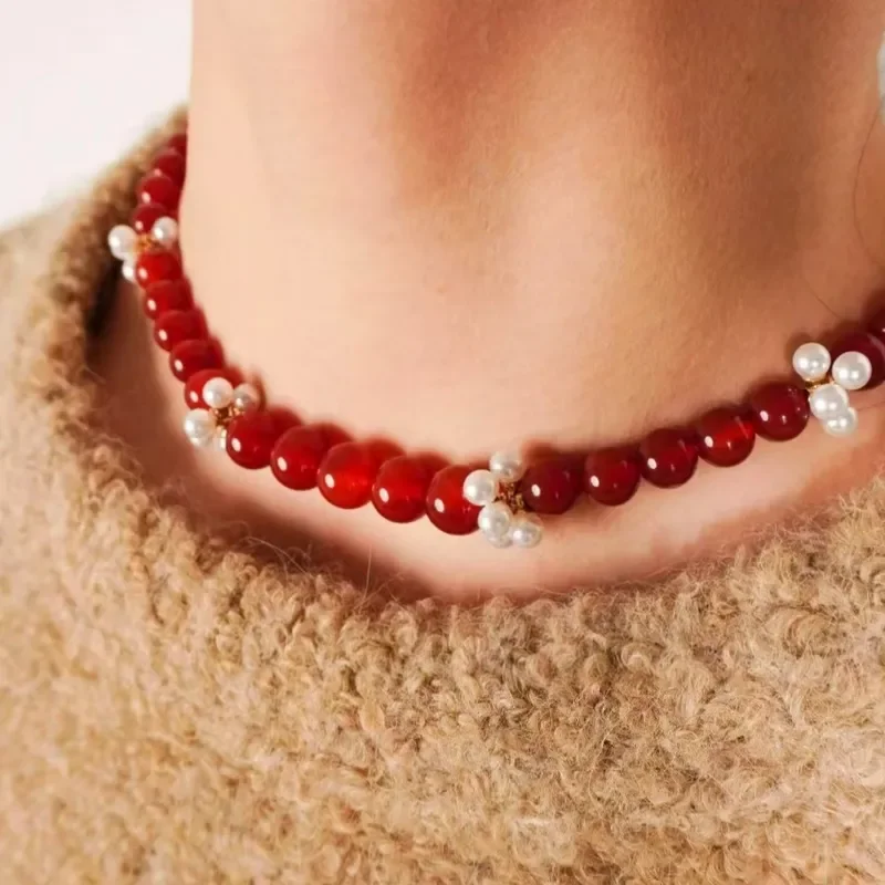 New Year's agate small flower beaded necklace retro high sense niche simple necklace pearl bell collarbone chain