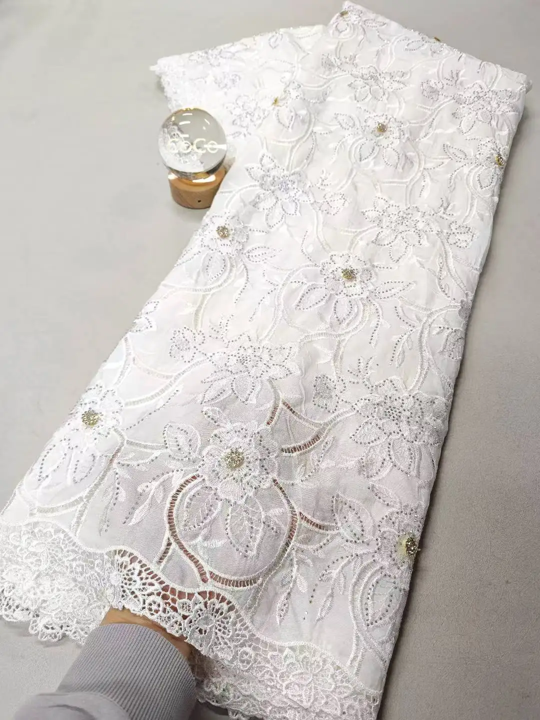

Роскошная белая кружевная ткань, новейшая кружевная ткань высокого качества, 2026, 5 ярдов, водорастворимая кружевная ткань для африканской одежды, для платья G41-1