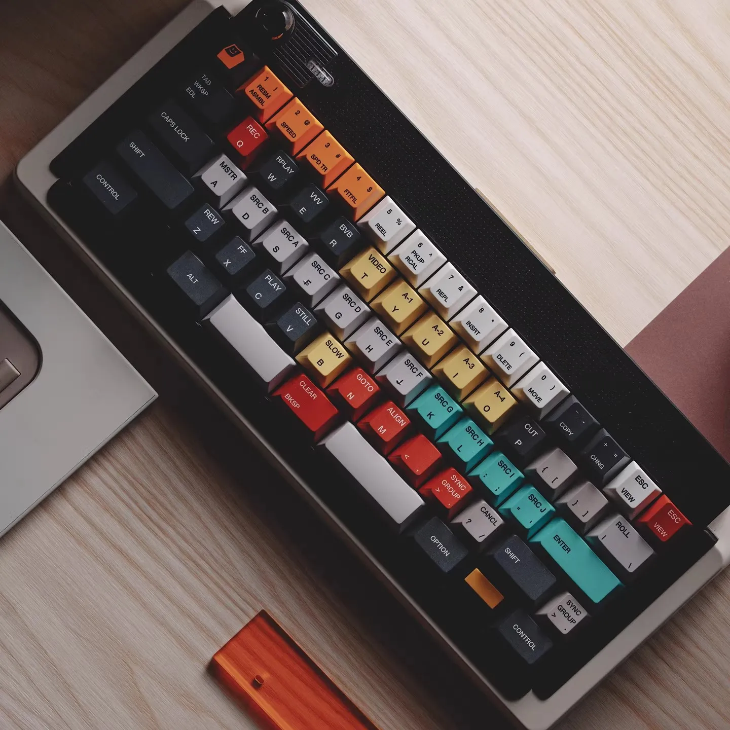 

Колпачки для клавиш FBB ACCOM Editor PBT, колпачки для клавиш MX Switch, механическая клавиатура, набор «сделай сам», 61/68/84/87/96/100/104/108 клавиш, толщина 1,7 мм