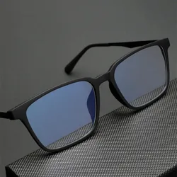 Ultrulight and Comfortable TR90 Rubber titanium Anti Blue Light Glasses for Man and Woman Retro Business Square Frame Eyewear